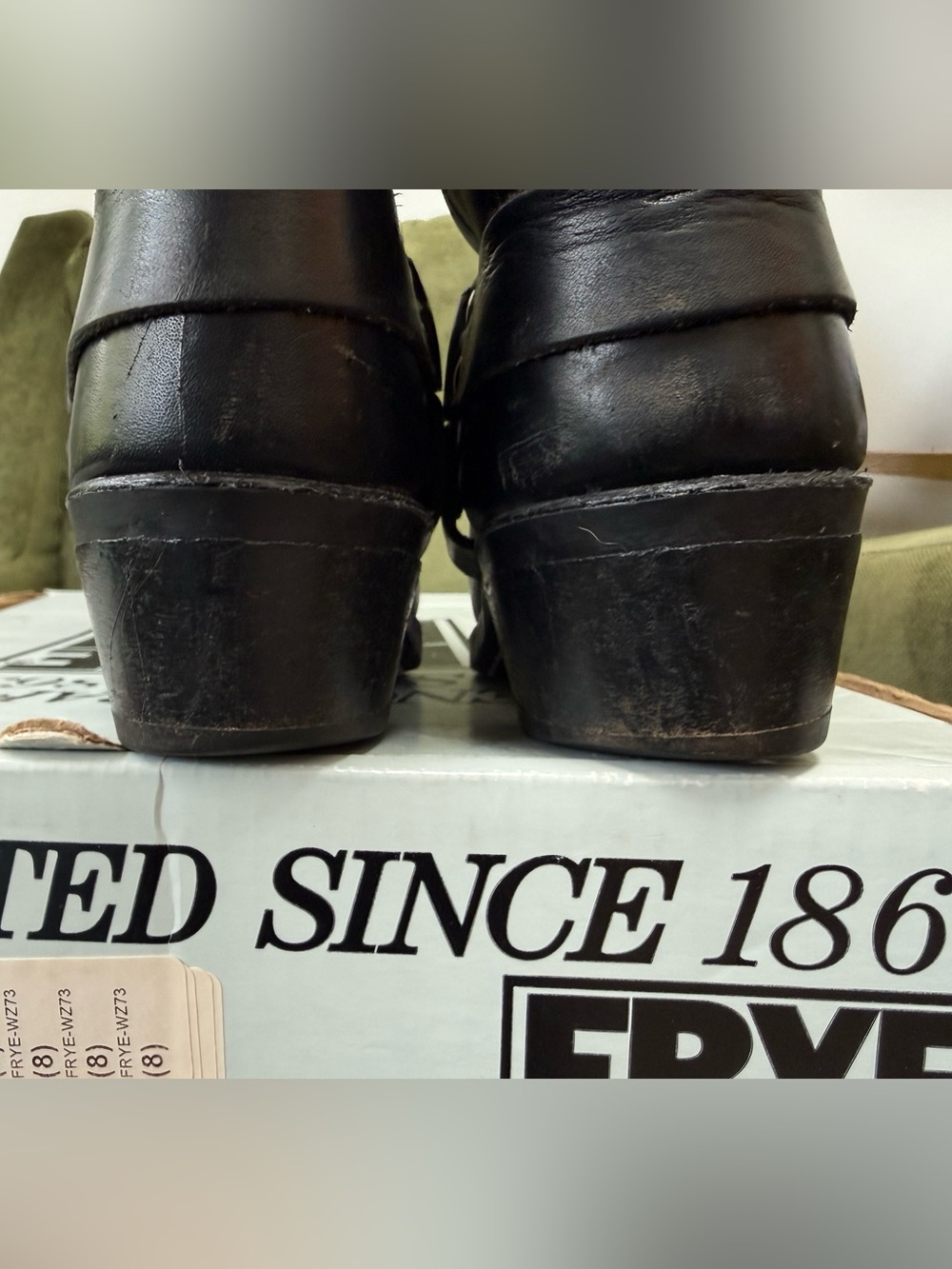 Frye Women’s 77300 12R Black Leather Harness Boots with Metal Ring Size 8 - Picture 10 of 10